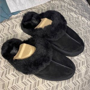 Never Worn Ugg Black Disquette Slippers